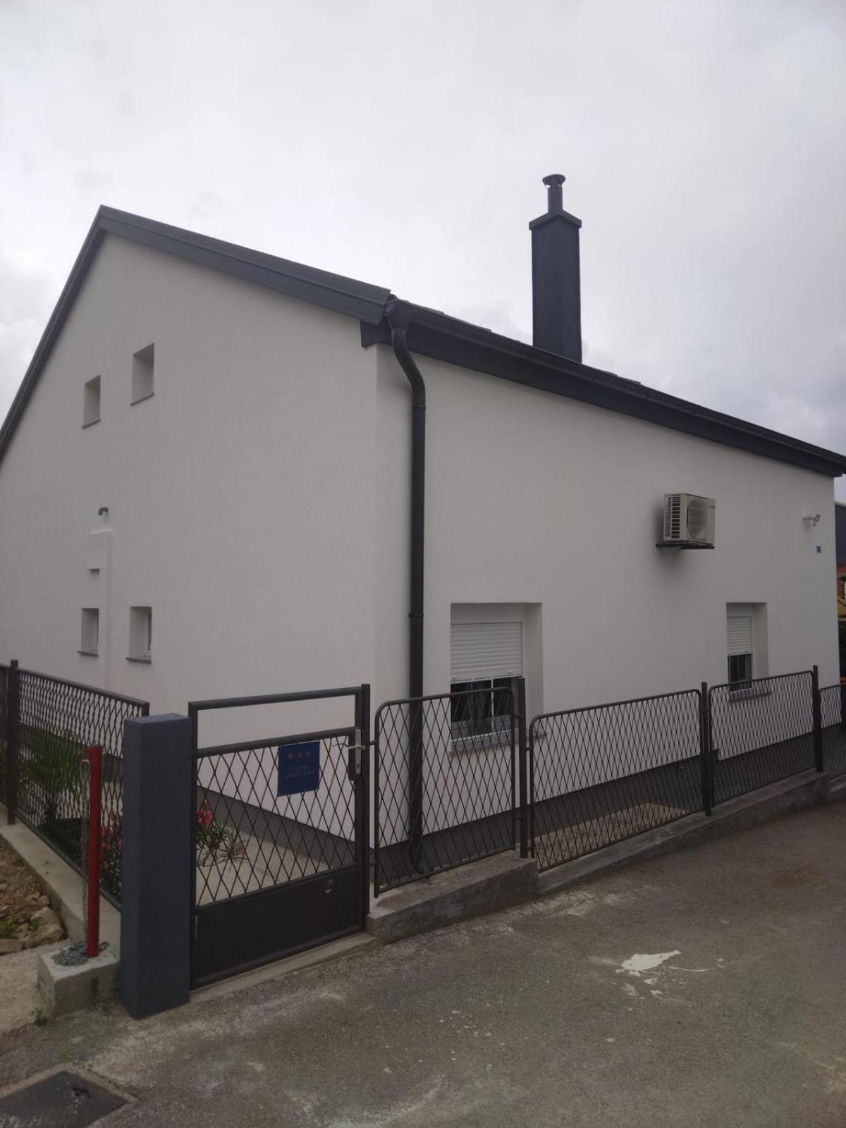 Sunshine Apartments Karlobag Exterior foto